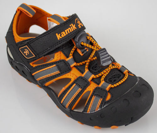 Kamik CRAB Sandales avec protection des orteils noir orange charbon